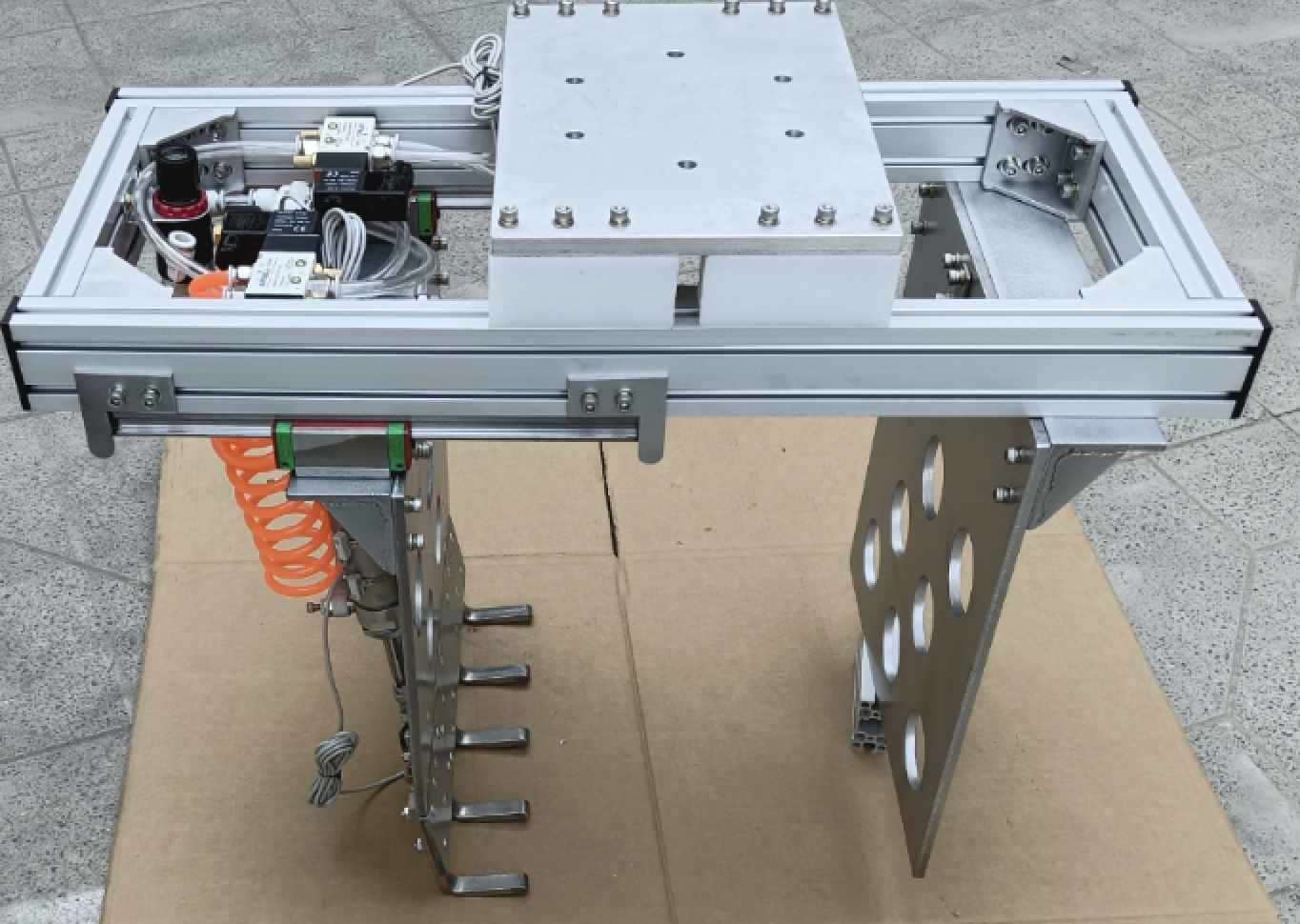 夾爪式夾具-防爆碼垛機(jī)器人夾具